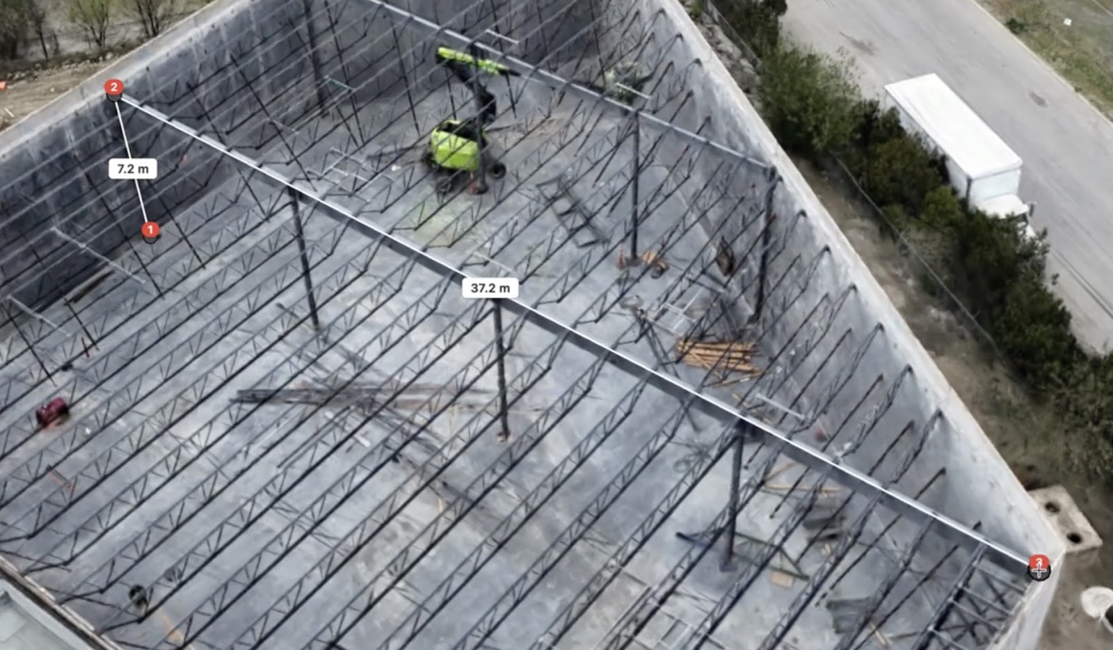 Measuring height and length of a building under construction using splat reconstructed from Spexi imagery